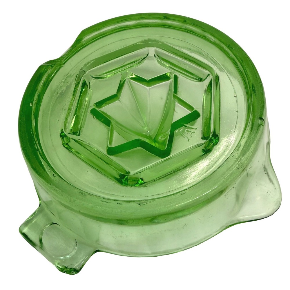 Vintage Uranium‎ Glass Citrus Juicer Reamer AS-IS Chip Bottom UV Glow - Picture 6 of 12